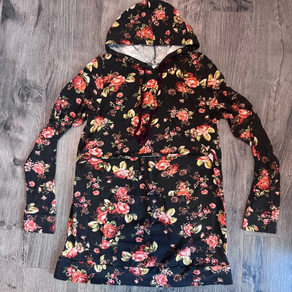 ♦️♦️SOLD♦️♦️Latched Mama Floral Nursing Hoodie